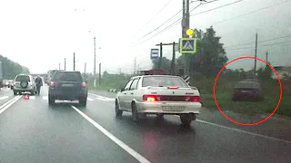 Митсубиси Лансер улетел с дороги на выезде из Рязани в результате ДТП