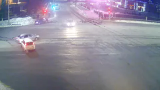 ДТП на улице Маяковского - водитель вылетел на красный