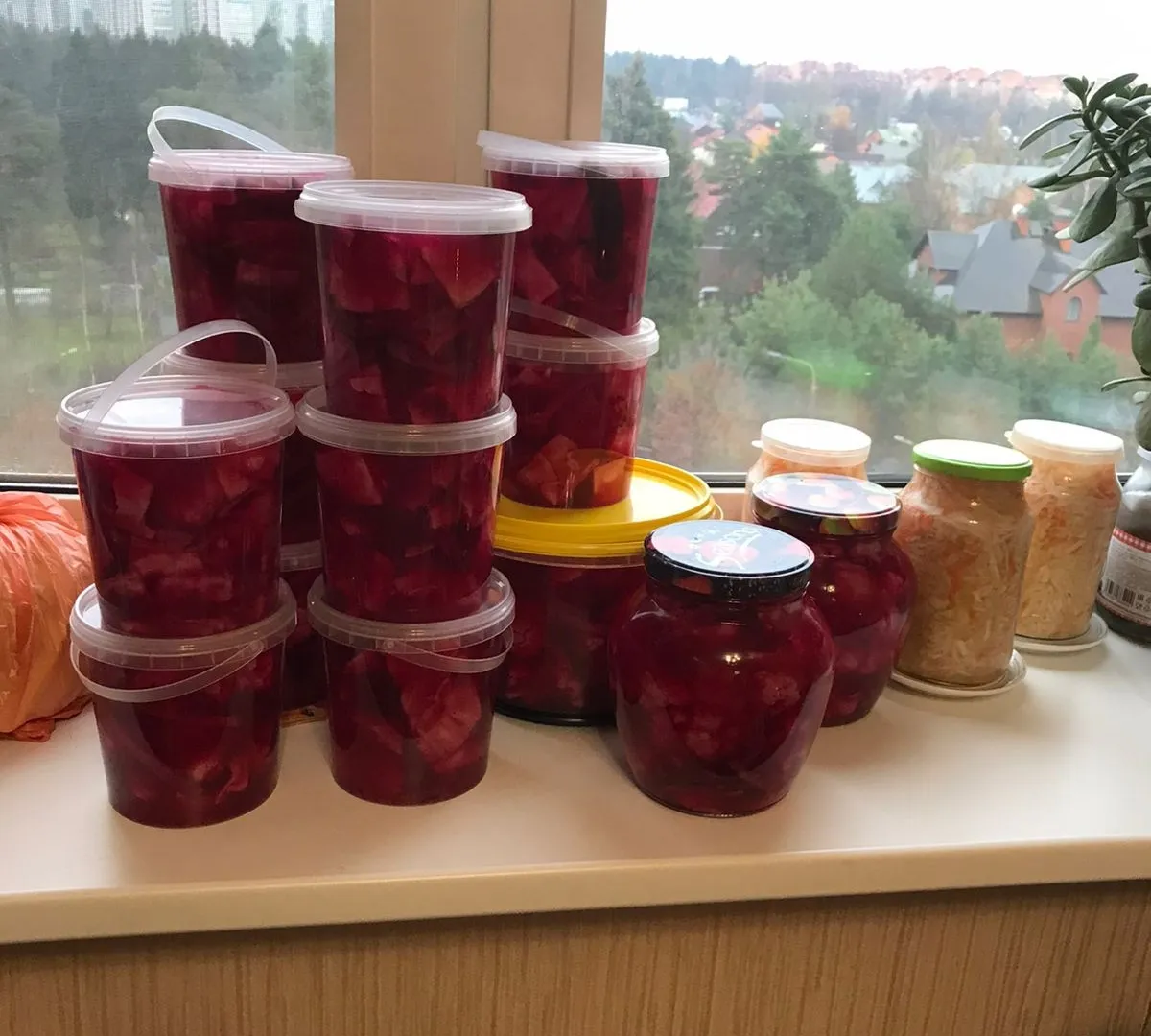 Капуста со свёклой исчезает со стола первой — этот маринад решает всё: муж требует добавки