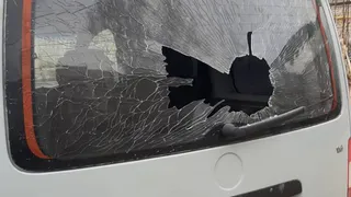 В Рязанской области неизвестные разбили окно в автомобиле депутата Макеева