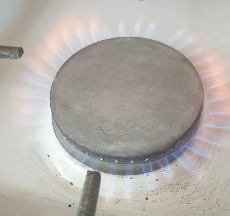 Будут начислять на каждую квартиру: с декабря в платежках появится и еще новая неприятная строчка. Теперь на тему газа