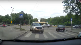 Конфликт на дороге: нужно ли оставаться человеком, если ты прав