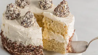 Бисквит для торта по старому рецепту СССР: понравится даже противникам сладкого