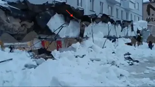 Под снежными завалами у "Магнита" никого нет - спасатели закончили проверку