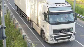 На трассе в Александровском районе за неделю выявили 237 перегруженных фур