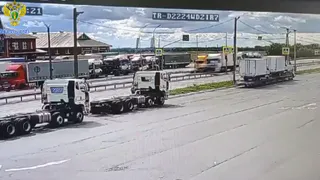 В Чувашии водитель большегруза врезался в легковушку и покалечил ее пассажира