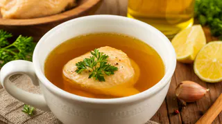 Этот ингредиент портит вкус куриного бульона: добавляет каждый второй – чем заменить