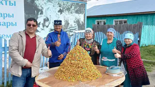 На празднике традиций в Челябинской области приготовили гигантский чак-чак