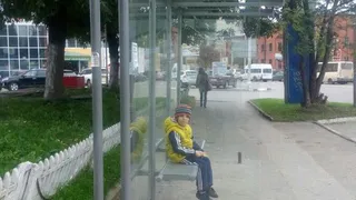 Рязанцы натыкаются на прозрачные остановки, рискуя разбить голову