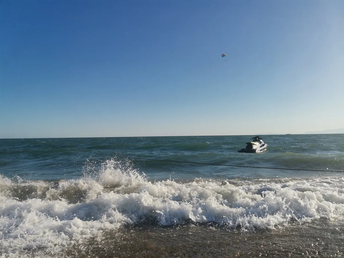 Жара рванет до 40 °C, будто июль в самом разгаре: Вильфанд предупредил о необычной погоде
