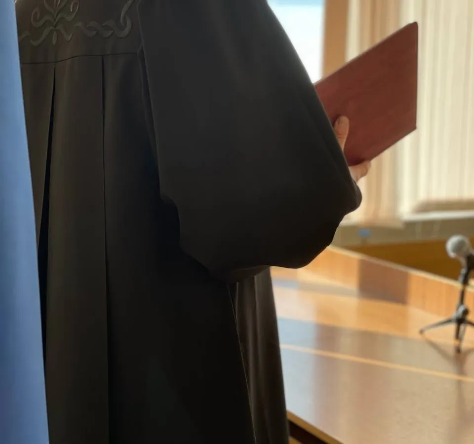 В Магнитогорске женщина вместе с несовершеннолетней дочерью распространяла наркотики