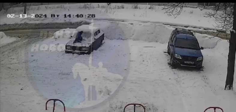 Пензенцы возмущены поступком мальчика, взобравшегося на автомобиль