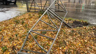 Последствия ДТП: что происходит с пешеходным ограждением после встречи с автомобилем?