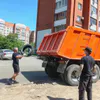 Из Первомайского района Пензы вывезли бесхозные автомобильные покрышки