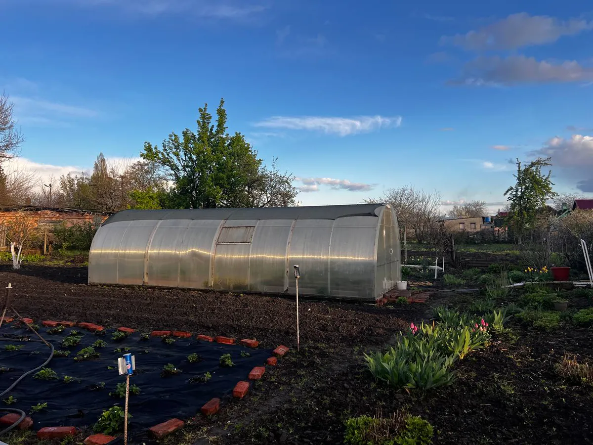 С 1 мая на теплицы запретят: приняли решение для всех россиян, у кого есть дача или участок - взведут новый штраф