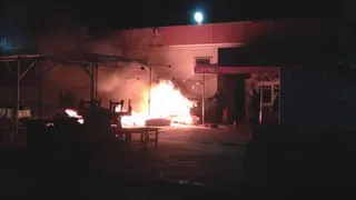 Появилось видео с пожара у ТЦ "Полетаевский"