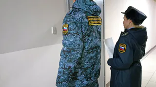 Чебоксарец не давал сестре с двумя детьми заселиться в законно принадлежащую ей квартиру