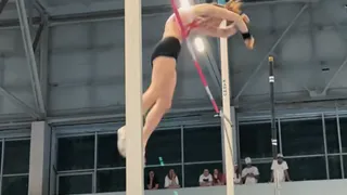 Взяли новую высоту: в Челябинске на Мемориале Лукашевича-Середкина поставлен рекорд в прыжках с шестом