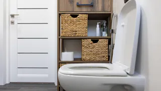 150 грамм для сияющей чистоты - залили 1 раз в унитаз - и на месяц избавились от неприятного запаха и желтизны