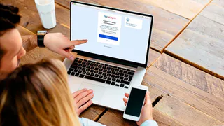 Как пенсионерам получить помощь через Госуслуги?