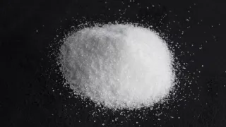 Посыпьте соль у порога и спите спокойно: древняя хитрость актуальна и сегодня