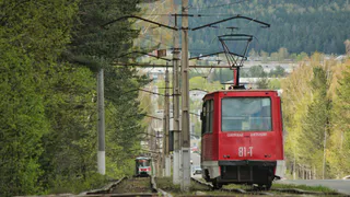 В Магнитогорске разошлись новые трамвайные рельсы: жители жалуются на громыхание