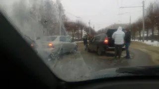 В Канищево столкнулись Lada Priora и Toyota