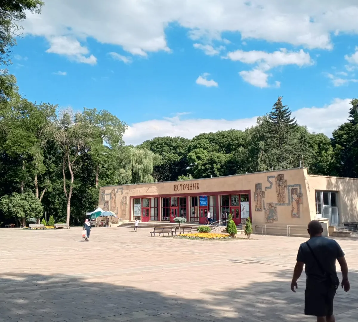 К нам пришло самое жаркое лето за всю историю! Синоптик назвал российские регионы с возможной аномальной жарой в июне 2026 года