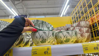 В Светофоре оживленно как никогда: еле успела отхватить набор посуды из 6 предметов за 1900 руб - вот это ценопад 