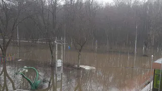 Центр «Под мостом» в рязанском Лесопарке оказался «окружен» водой