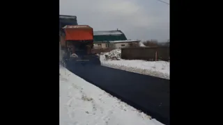 “Народный Фронт” выявил нарушения в Сасовском районе: свежий асфальт укладывают прямо в снег
