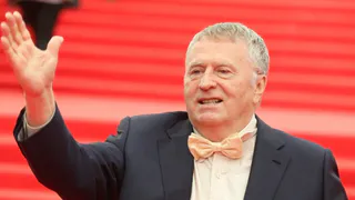 Брянские активисты ЛДПР отметили день рождения Жириновского чаем с плюшками