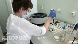 Болеющих ковидом становится больше: Роспотребнадзор предупредил о новых штаммах, которые обходят иммунитет