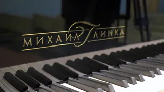 В детскую школу искусств Коми доставили новый рояль "Михаил Глинка"