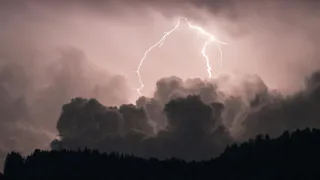 Гидрометцентр предупреждает всех: в июле и августе россиян ждет экстремальная погода — подробный прогноз