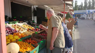 В Коми пенсионерку привлекли к ответственности за оскорбления и плевок в продавца