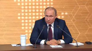 “Не в прямом эфире”: Песков прокомментировал отставание часов Путина