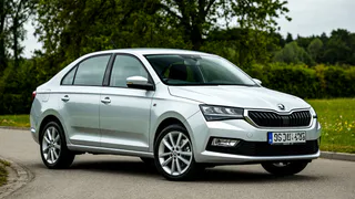 Один ездил на 92 бензине, а второй как положено - на 95: опытный автомеханик сравнил их и ахнул, такого точно не ожидал увидеть