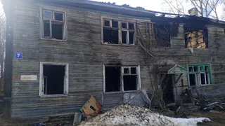 В Сыктывкаре дети ходят в школу рядом с пепелищем