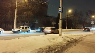 В Рязанской области мужчина угнал служебный УАЗ и по полю убегал от полиции