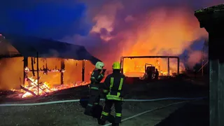 Ночью в Коми произошел крупный пожар, и огонь тушили 27 человек