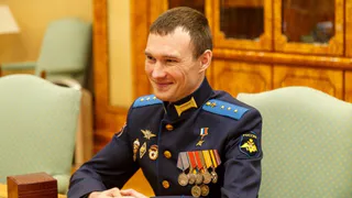 Выпускник Рязанского десантного училища Станислав Кочев получил звание Героя России