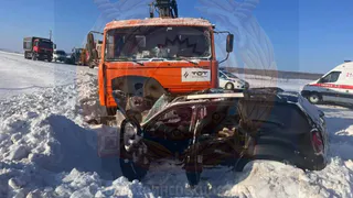Смертельная авария в Альметьевском районе: Renault столкнулся с КамАЗом