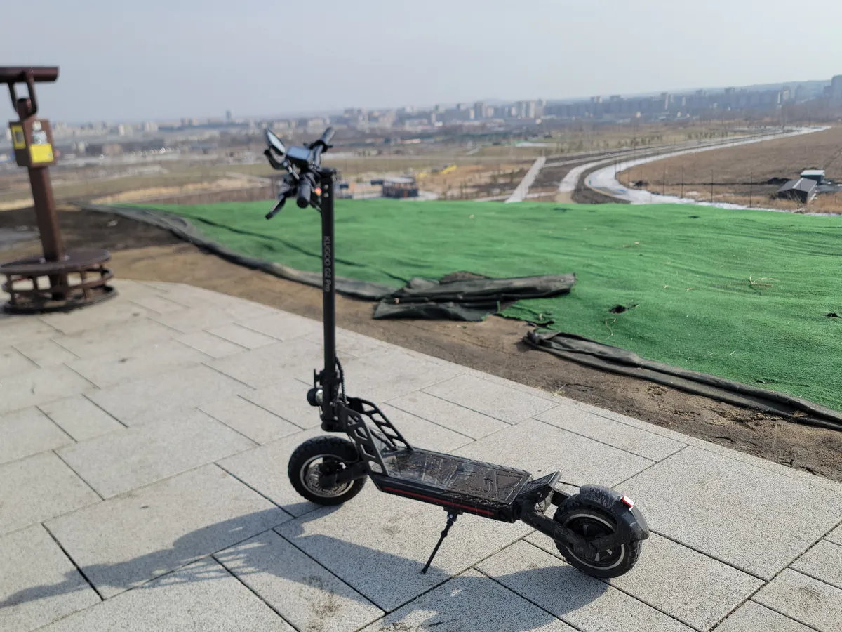 Погоня за лихачом на электросамокате в Магнитогорске: чем закончился опасный заезд