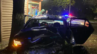 Выпил и сел за руль: пьяный водитель устроил серьезное ДТП на улице Циолковского