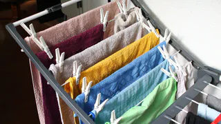 Достаточно всего одной ложки этого порошка – и вся одежда сияет, как после покупки: отстирались даже старые пятна