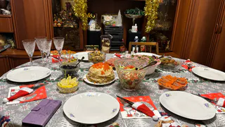 Почему на самом деле со стола убирают пустую бутылку? Страшная примета, в которую верили наши бабушки и дедушки