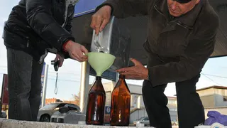 На АЗС предлагают сомнительное топливо