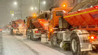 Мэрия: в Рязани 4 колонны спецтехники боролись с последствиями ночного снегопада