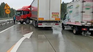 Фура влетела в ограждение на М-5: многокилометровая пробка протянулась в сторону Челябинска